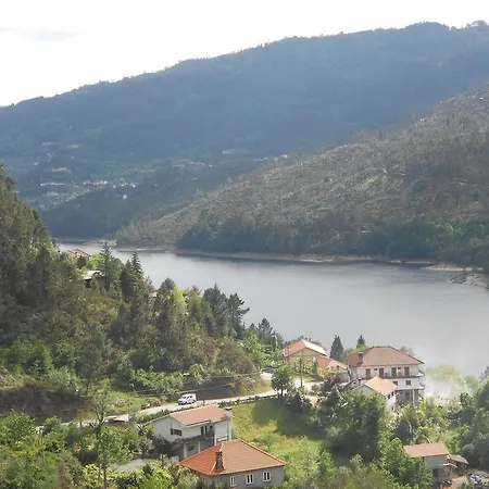 Apartamento Vale De Azereiros