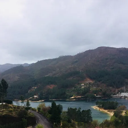 Vale De Azereiros *